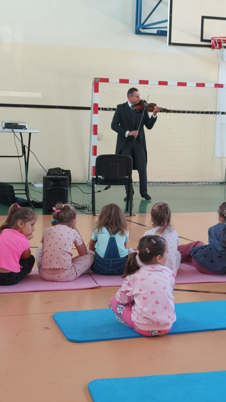 „Kobieta wśród niewidzialnych promieni” – niezwykłe spotkanie z Filharmonią Weso...