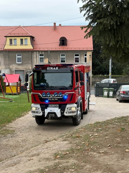 Próbna ewakuacja w Szkole Podstawowej im. UNICEF w Imbramowicach